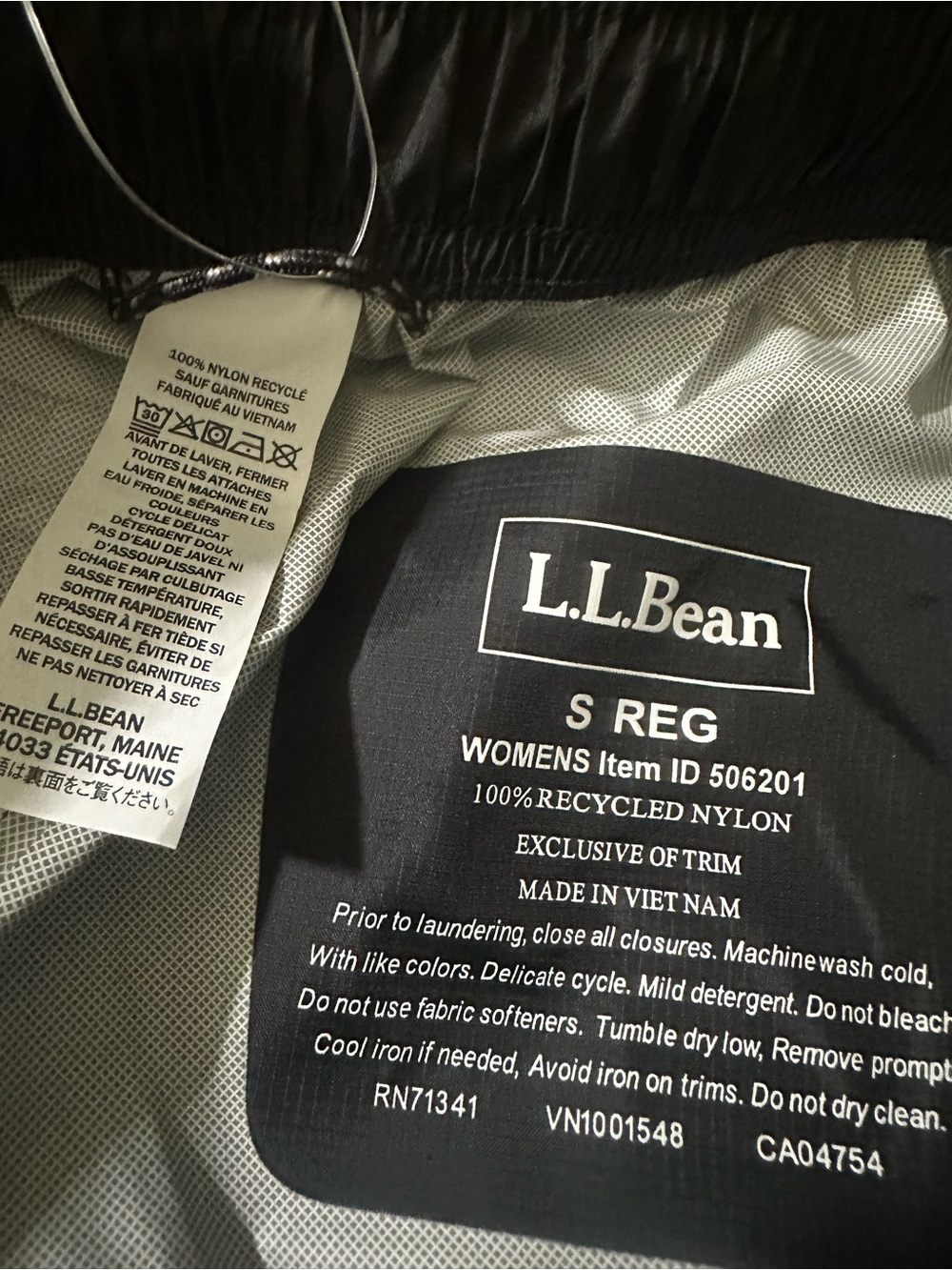 L.L. Bean Black and Light Gray Women's Nylon Wind Pants - Picture 6 of 7